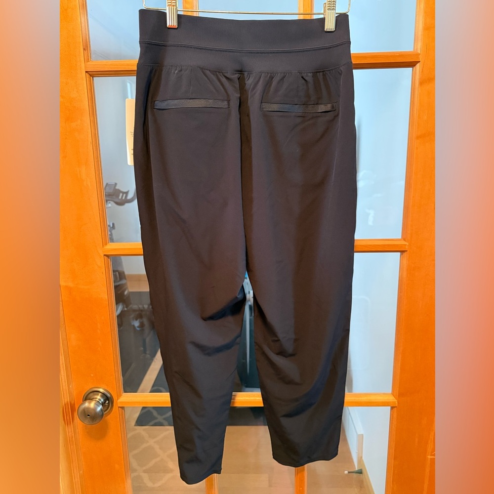 Athleta Black Slim Tapered Crop Pants - Picture 3 of 4